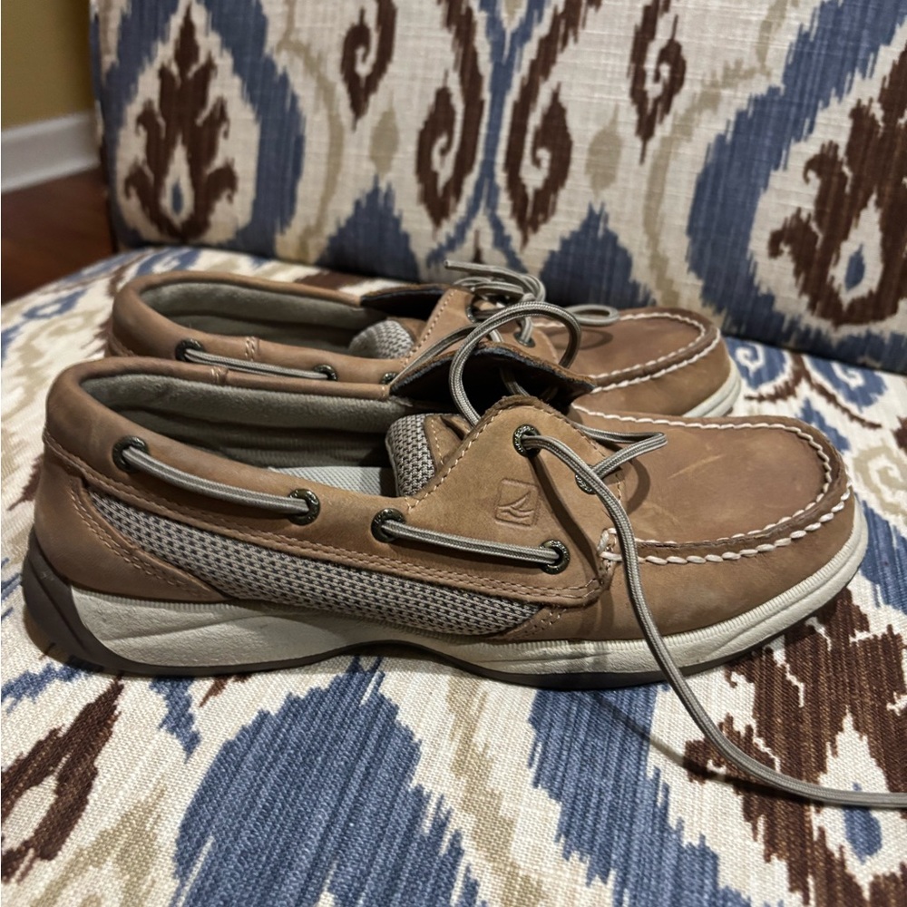 Sperry Brown Leather Loafers with Classic Stitching